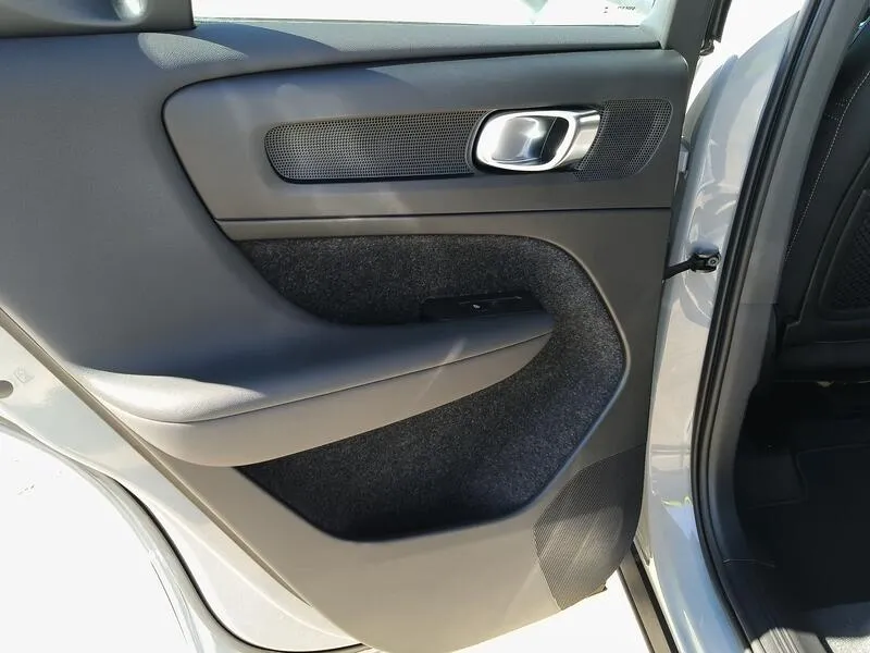 Volvo XC40 2.0 B3 G Core - foto 36