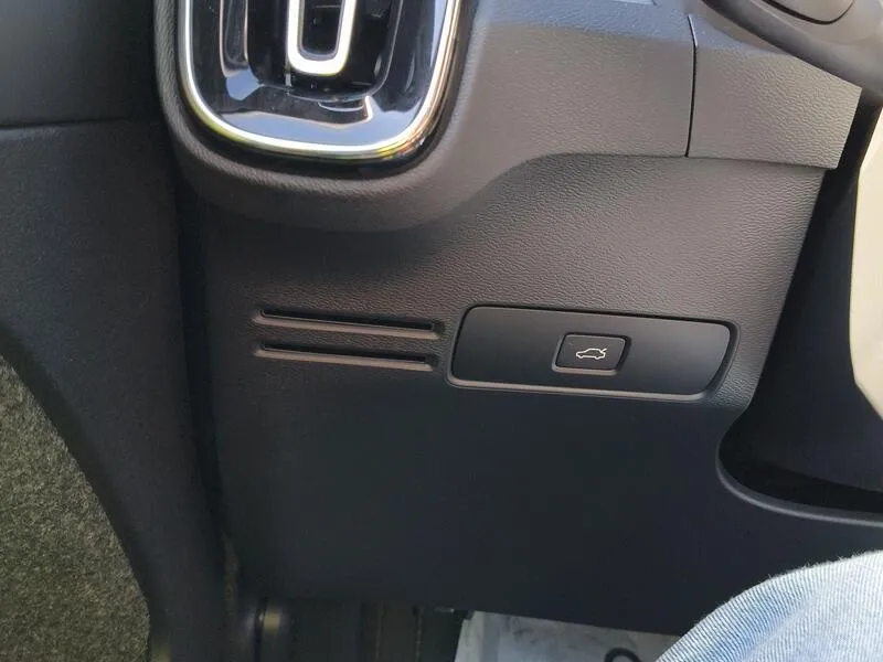 Volvo XC40 2.0 B3 G Core - foto 28