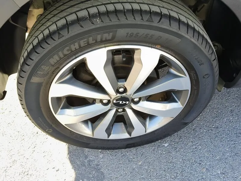 Kia Stonic 1.0 T-GDi MHEV iMT Concept - foto 37