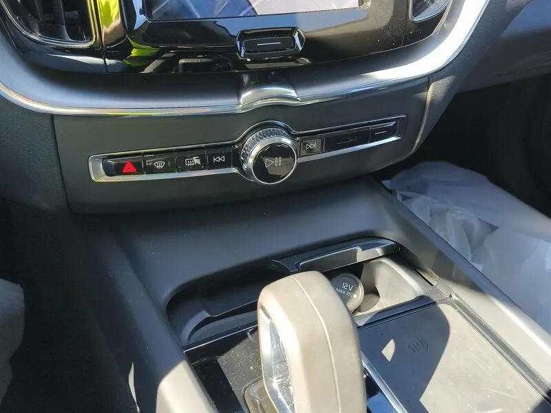 Volvo XC60 2.0 T6 AWD Recharge Inscription - foto 12