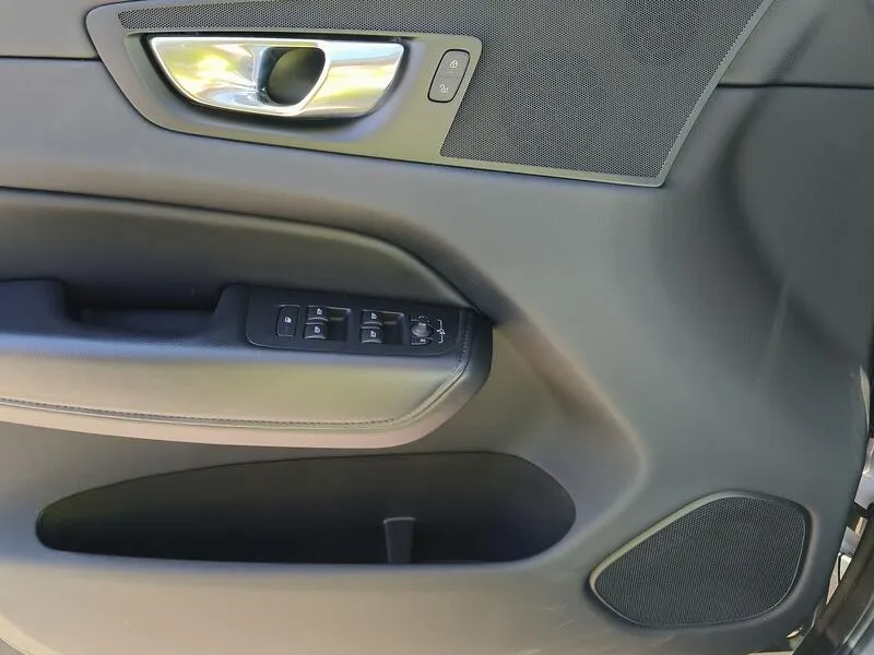 Volvo XC60 2.0 T6 AWD Recharge Inscription - foto 31