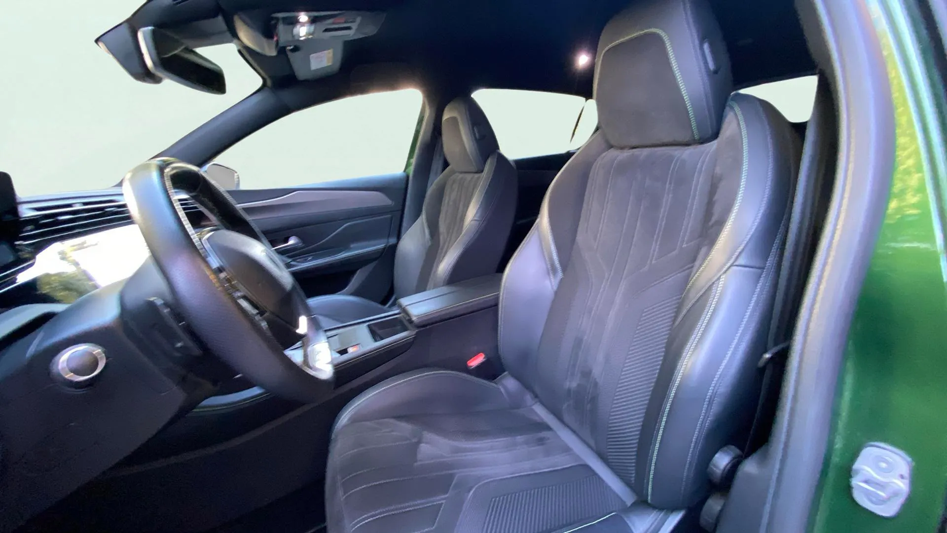 Peugeot 308 GT PureTech 130 EAT8 - foto 19