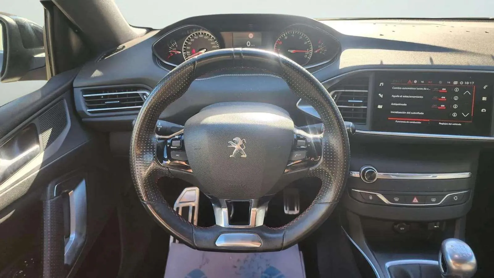 Peugeot 308 GT Line 1.2 PureTech - foto 11