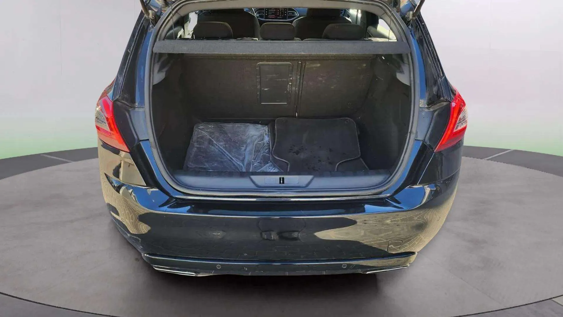 Peugeot 308 GT Line 1.2 PureTech - foto 9
