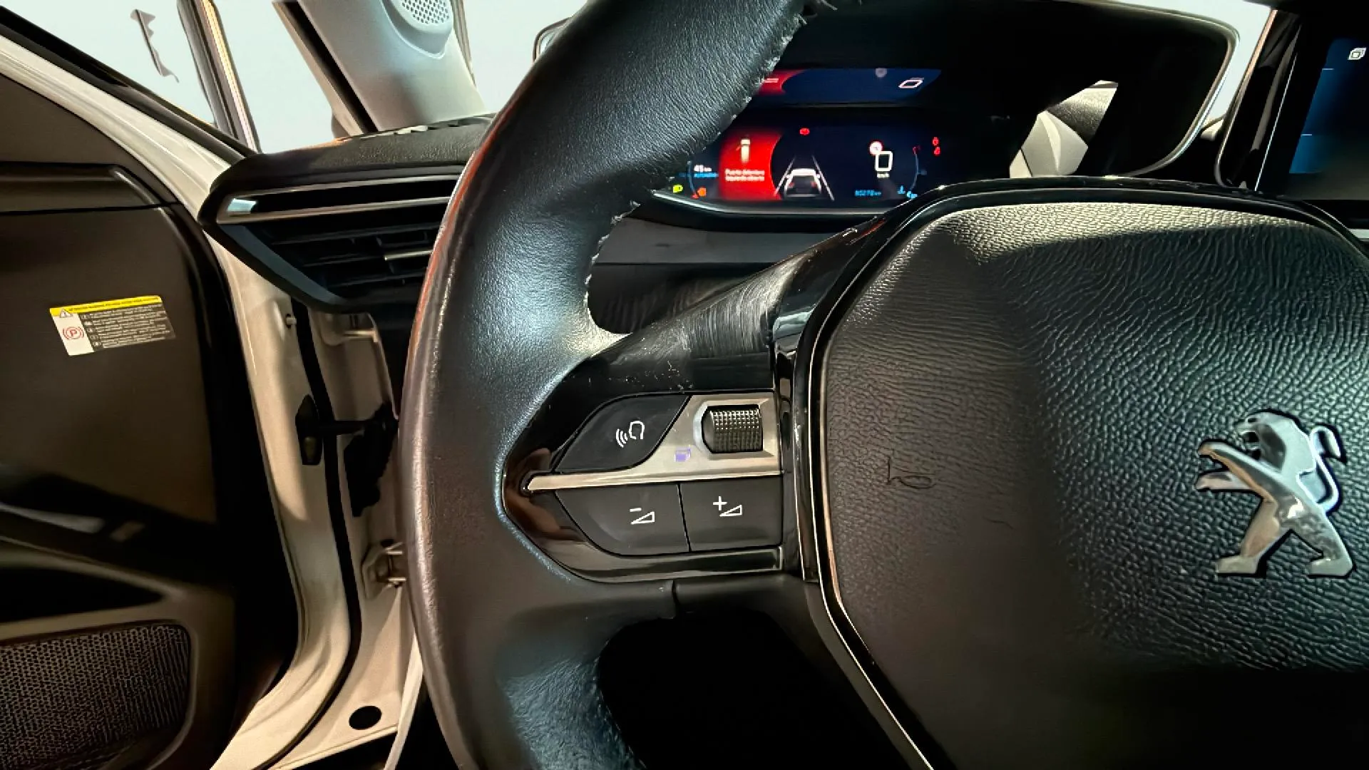 Peugeot 2008 Active Pack PureTech 100 BVM6 - foto 11