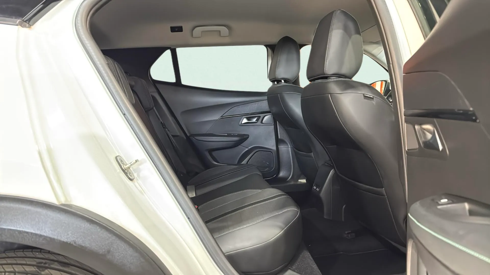 Peugeot 2008 Active Pack PureTech 100 BVM6 - foto 29
