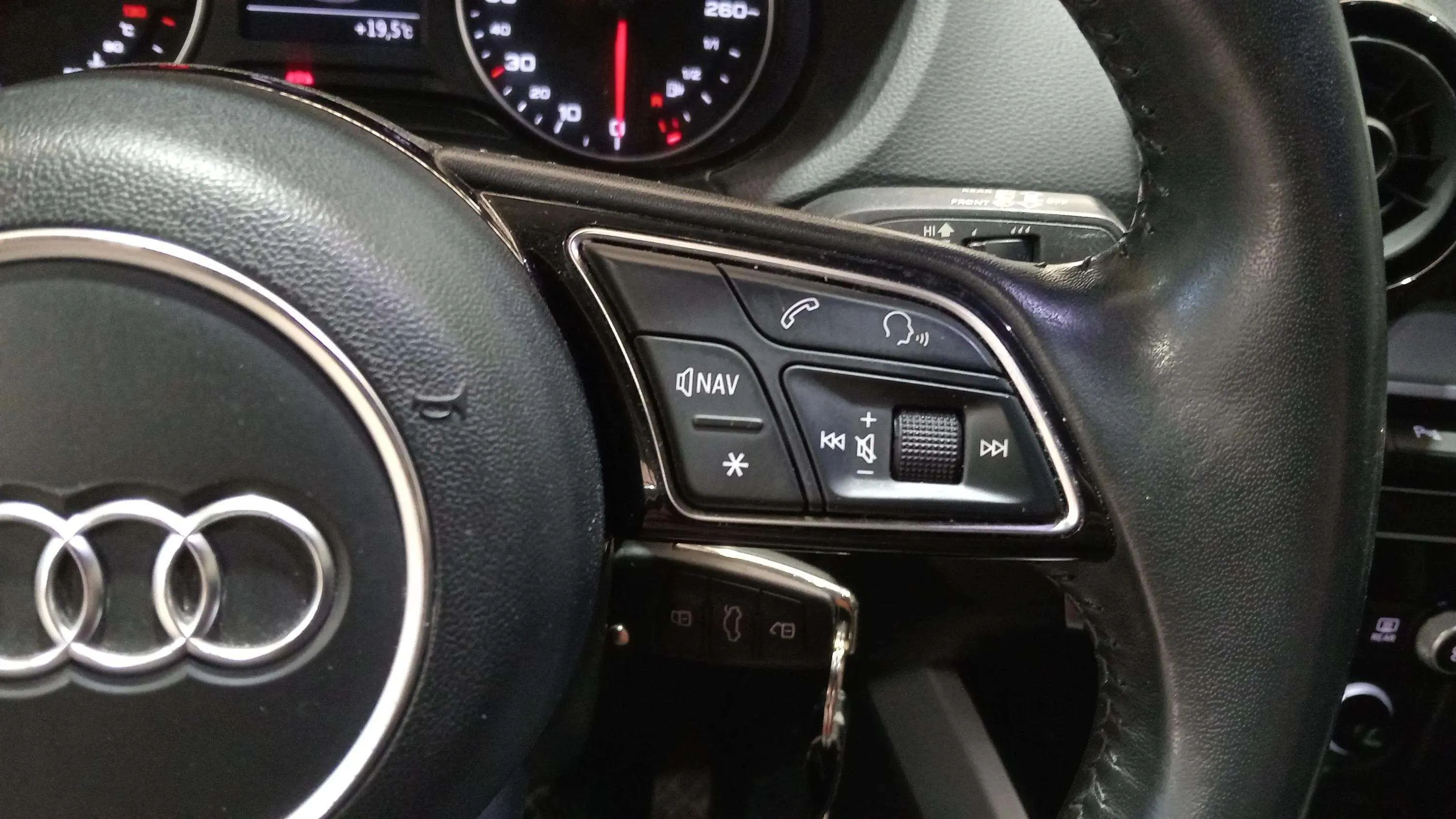 Audi Q2 Sport 30 TDI - foto 4
