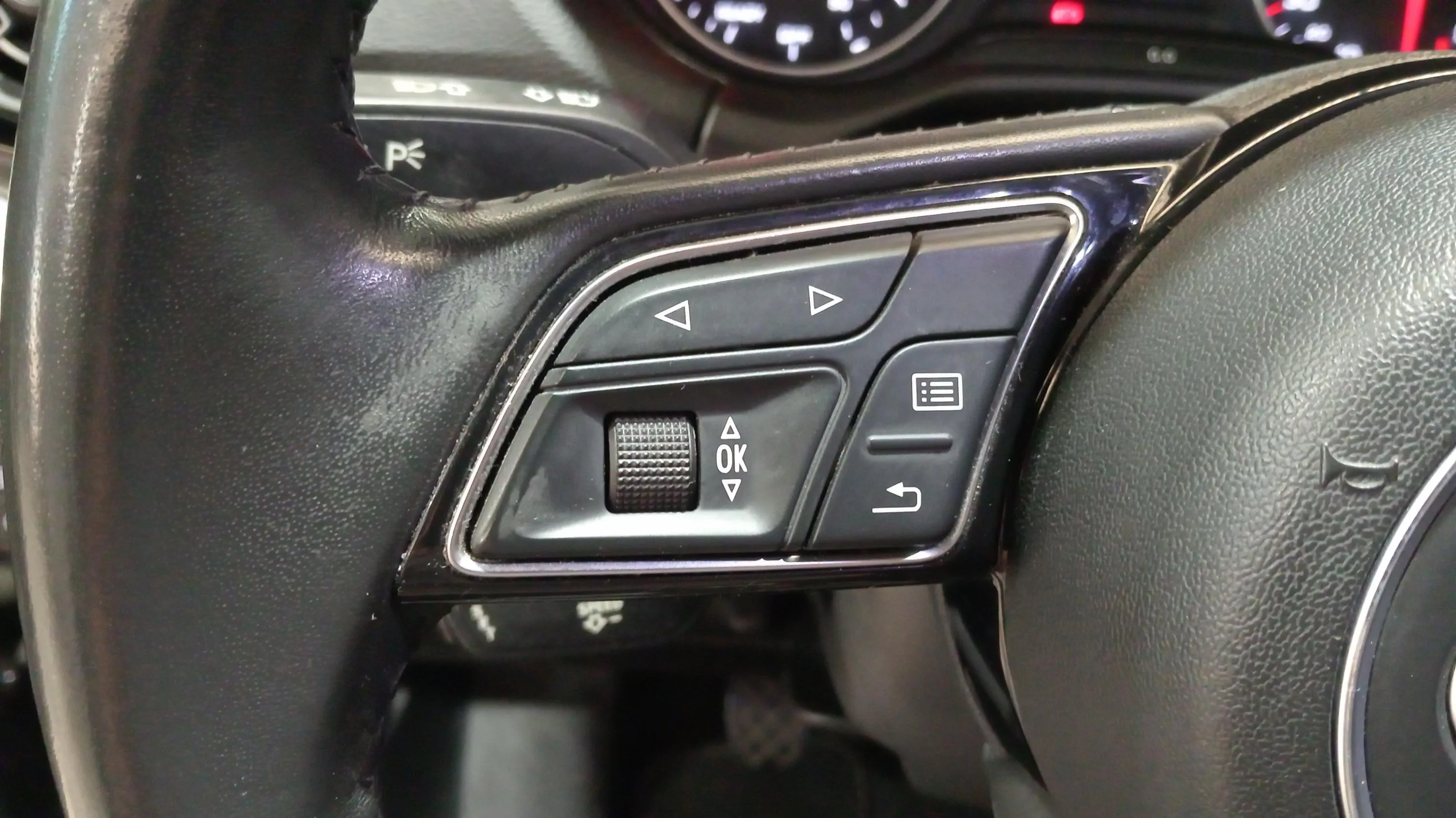 Audi Q2 Sport 30 TDI - foto 2