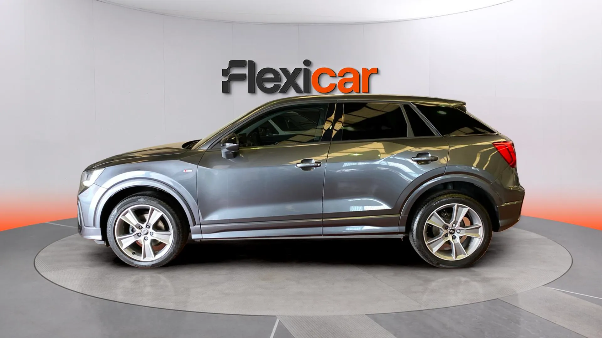 Audi Q2 S line 30 TDI - foto 4