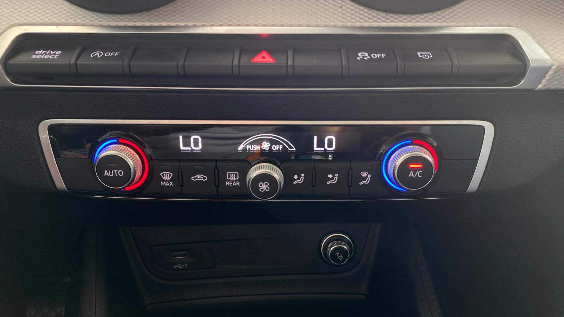 Audi Q2 S line 30 TDI - foto 29