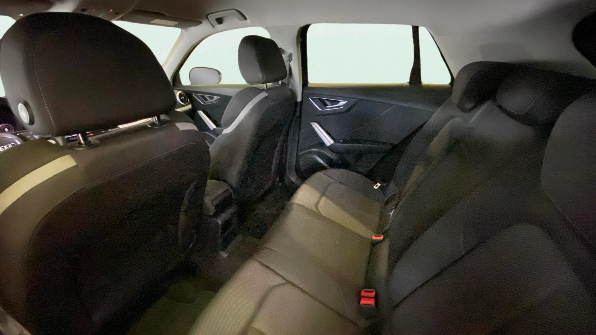 Audi Q2 S line 30 TDI - foto 13