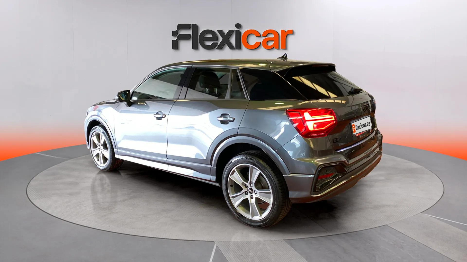 Audi Q2 S line 30 TDI - foto 5