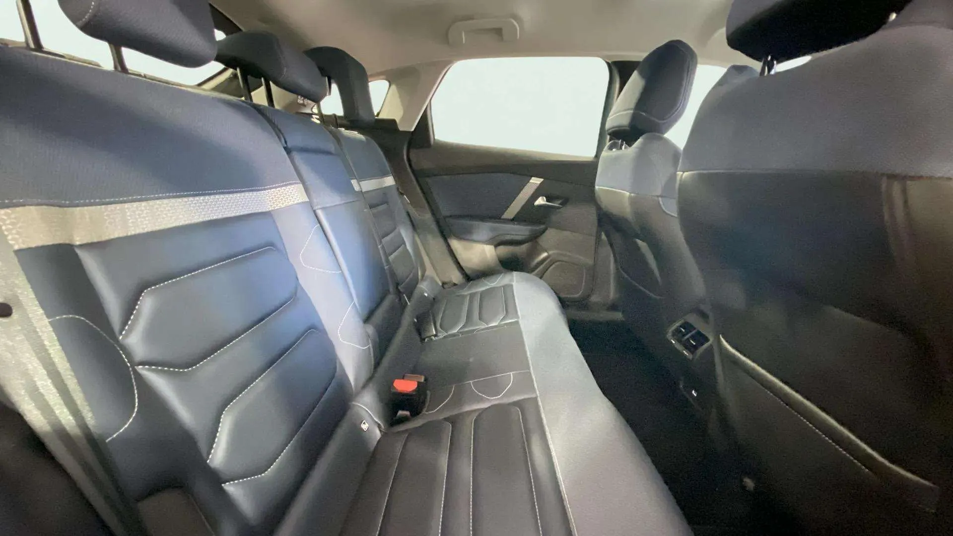 Citroën C4 1.2 PureTech 130 Shine Start-Stop - foto 17