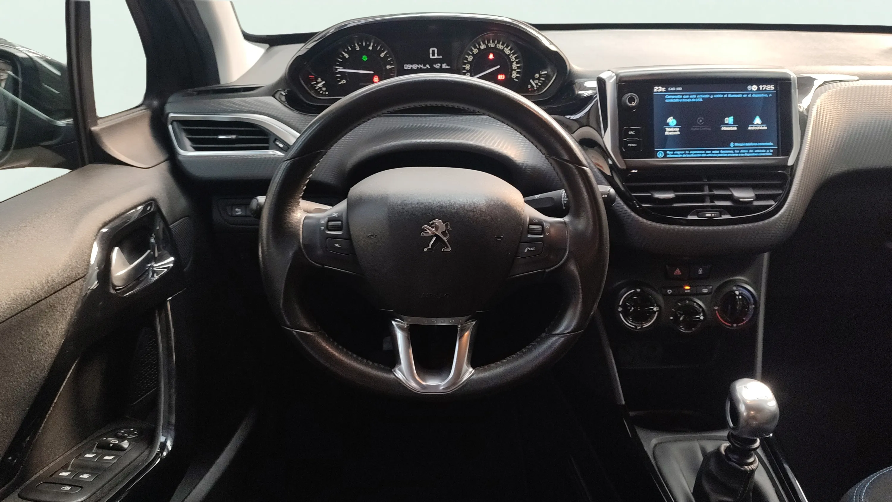 Peugeot 2008 Signature PureTech 110 - foto 11