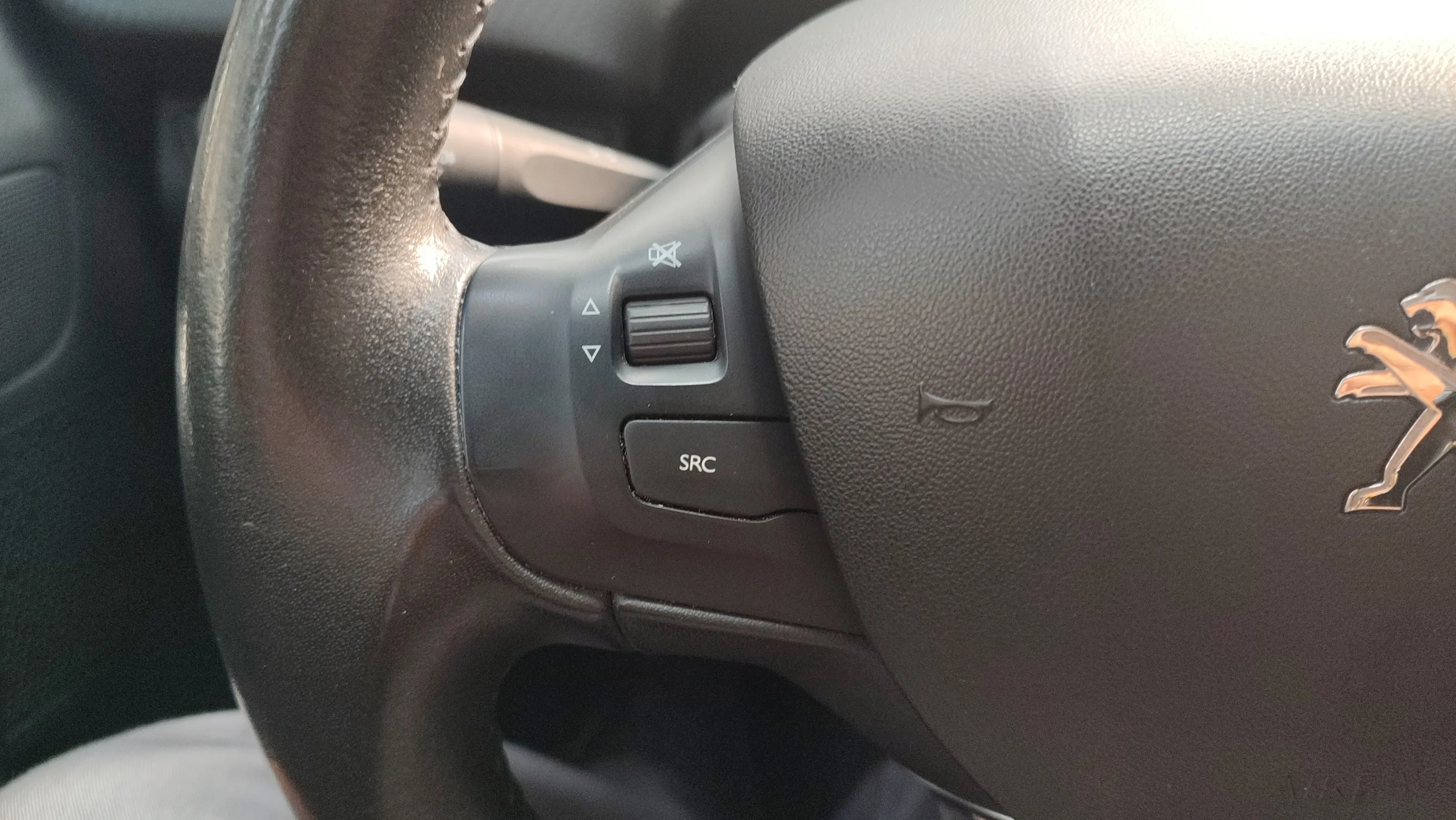 Peugeot 2008 Signature PureTech 110 - foto 15