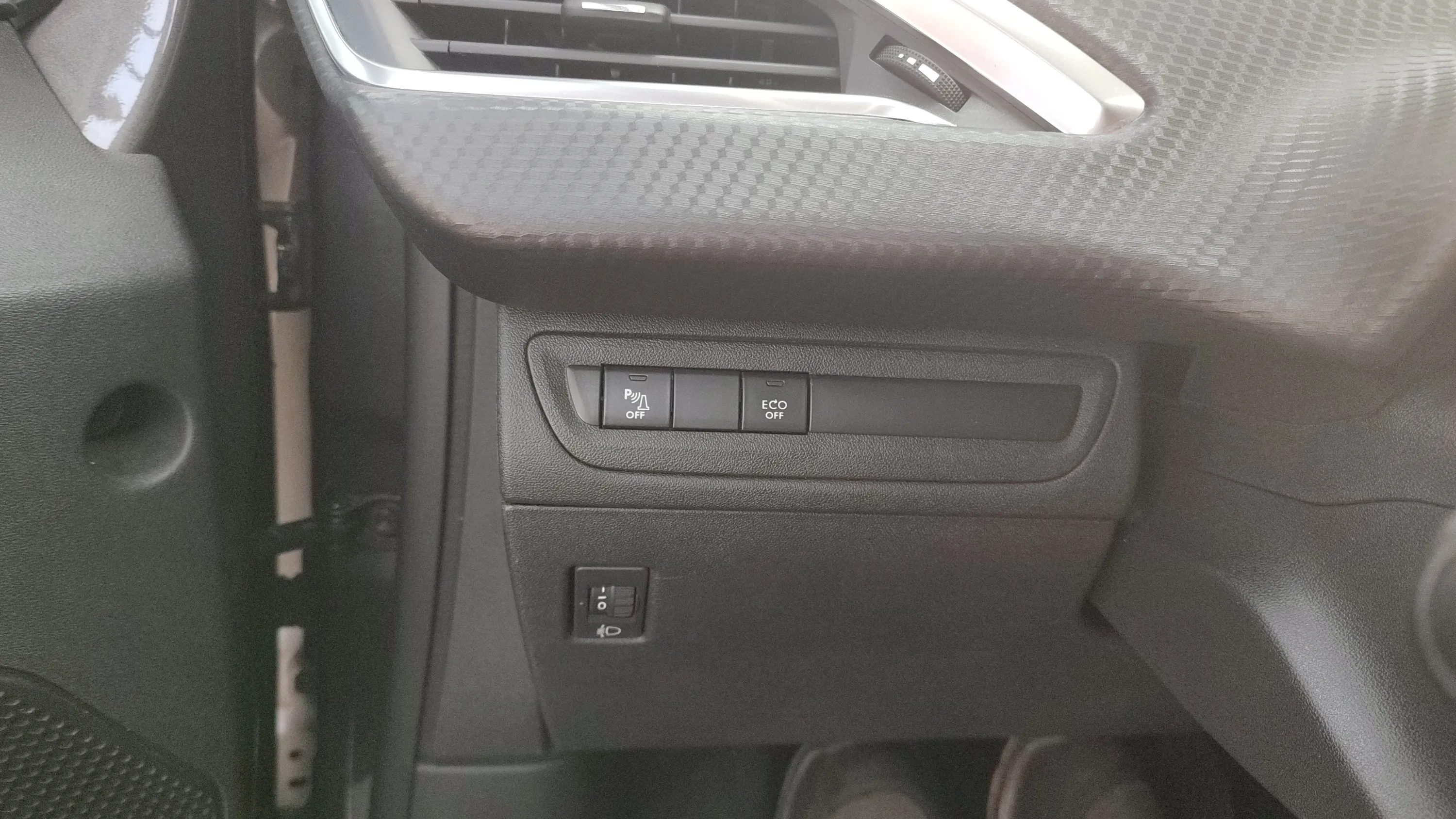 Peugeot 2008 Signature PureTech 110 - foto 19