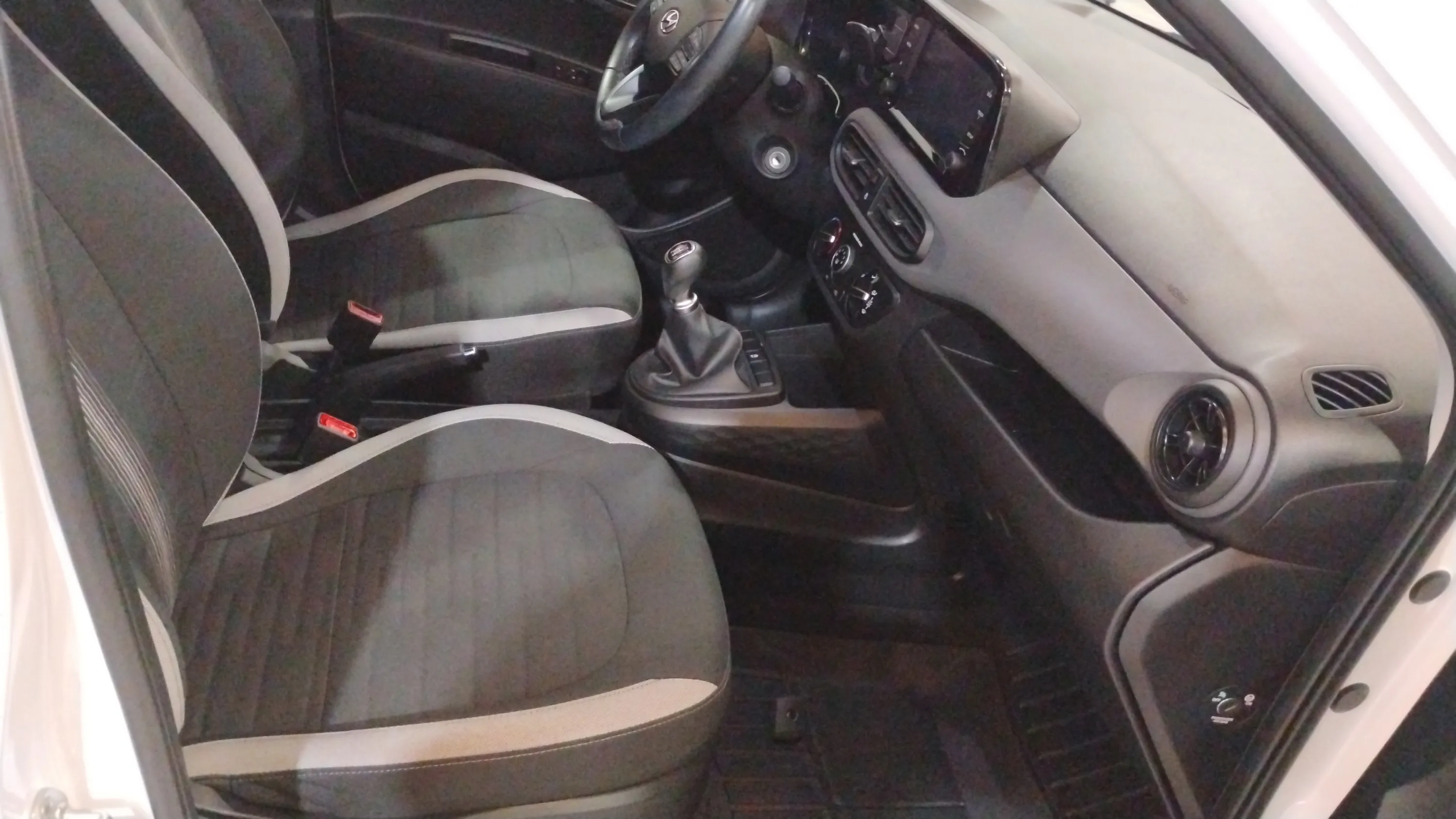Hyundai i10 1.0 Klass - foto 9