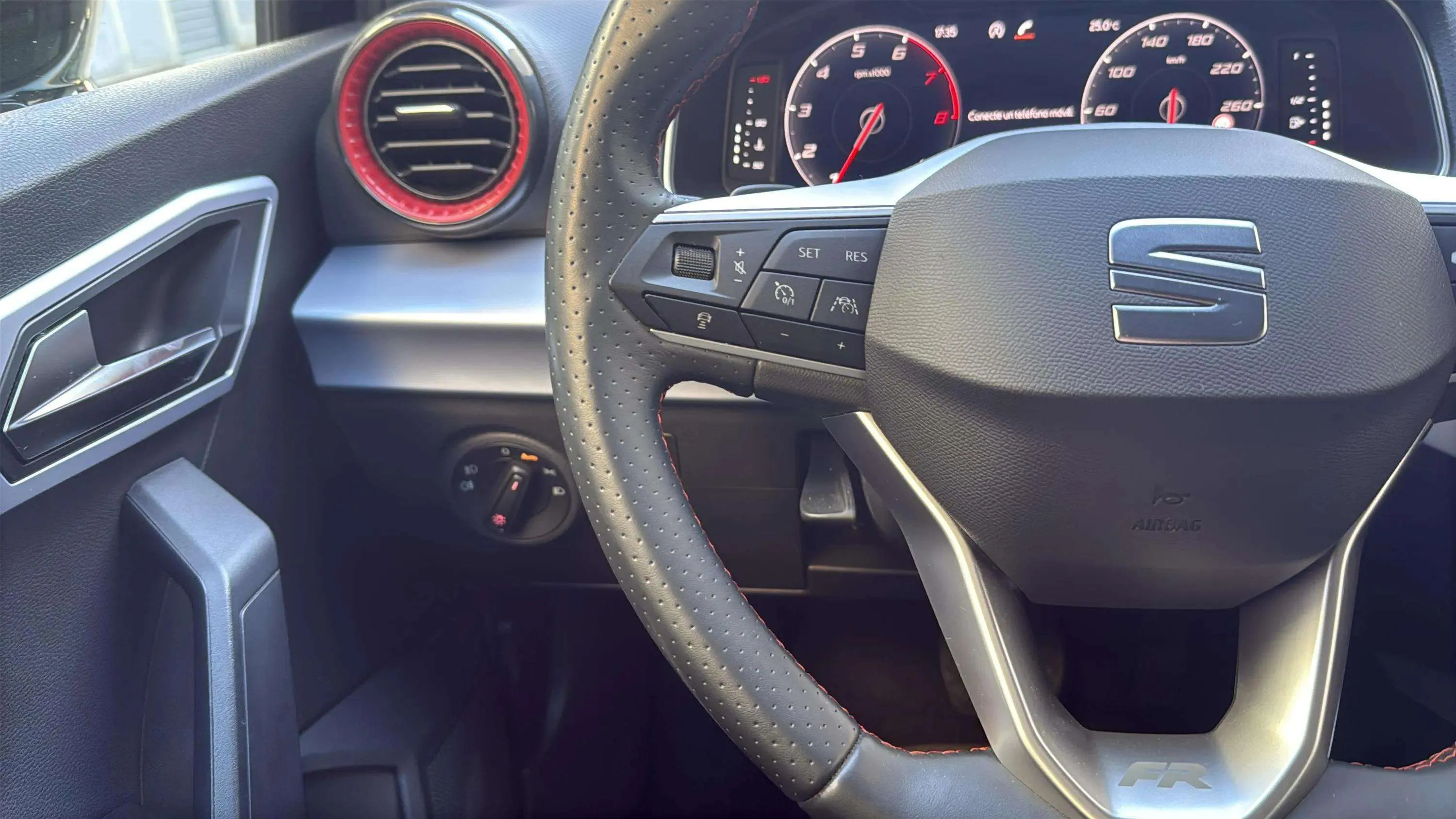 SEAT Arona 1.5 TSI DSG FR XL - foto 20