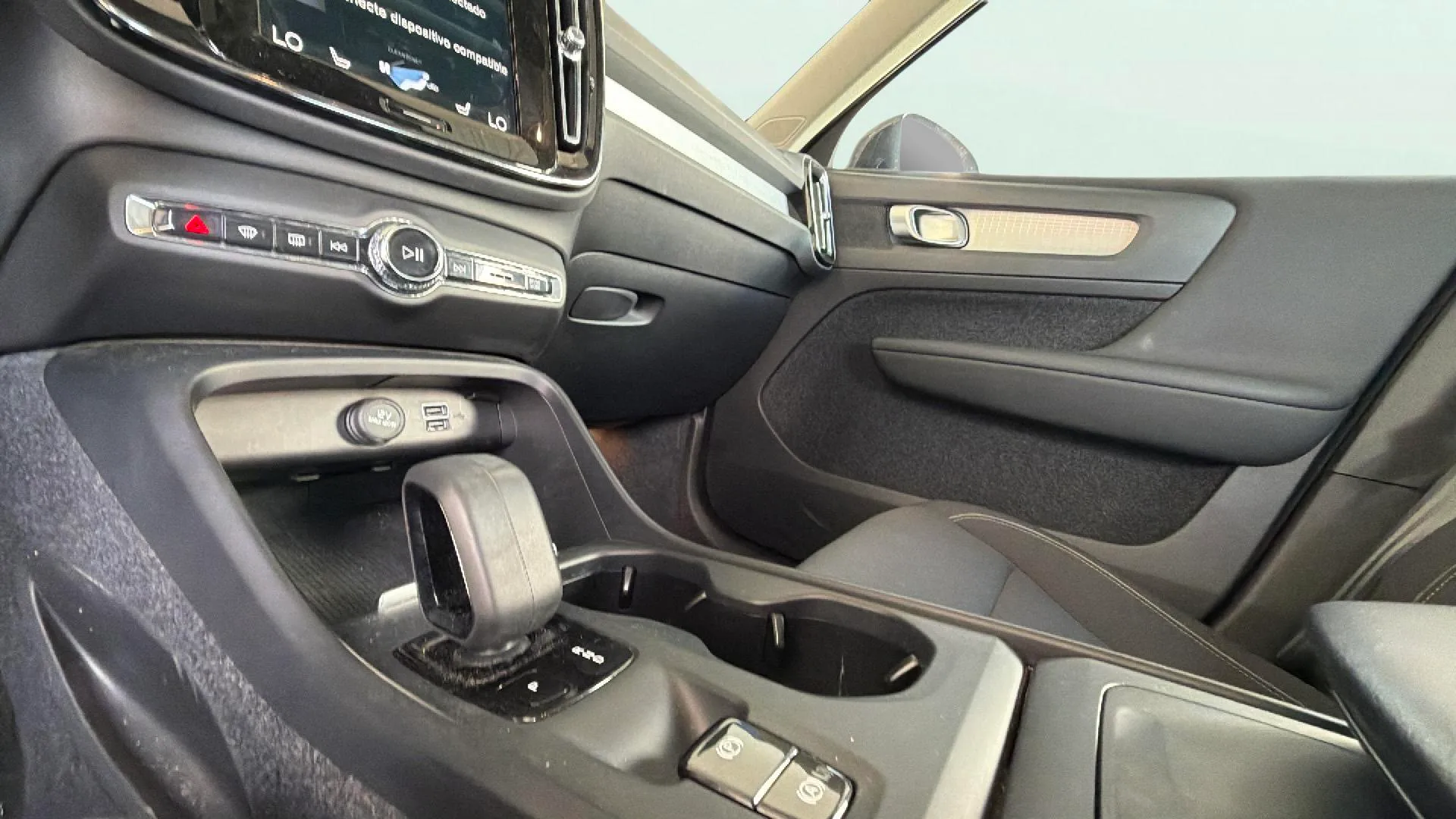 Volvo XC40 1.5 T2 Momentum Core - foto 24