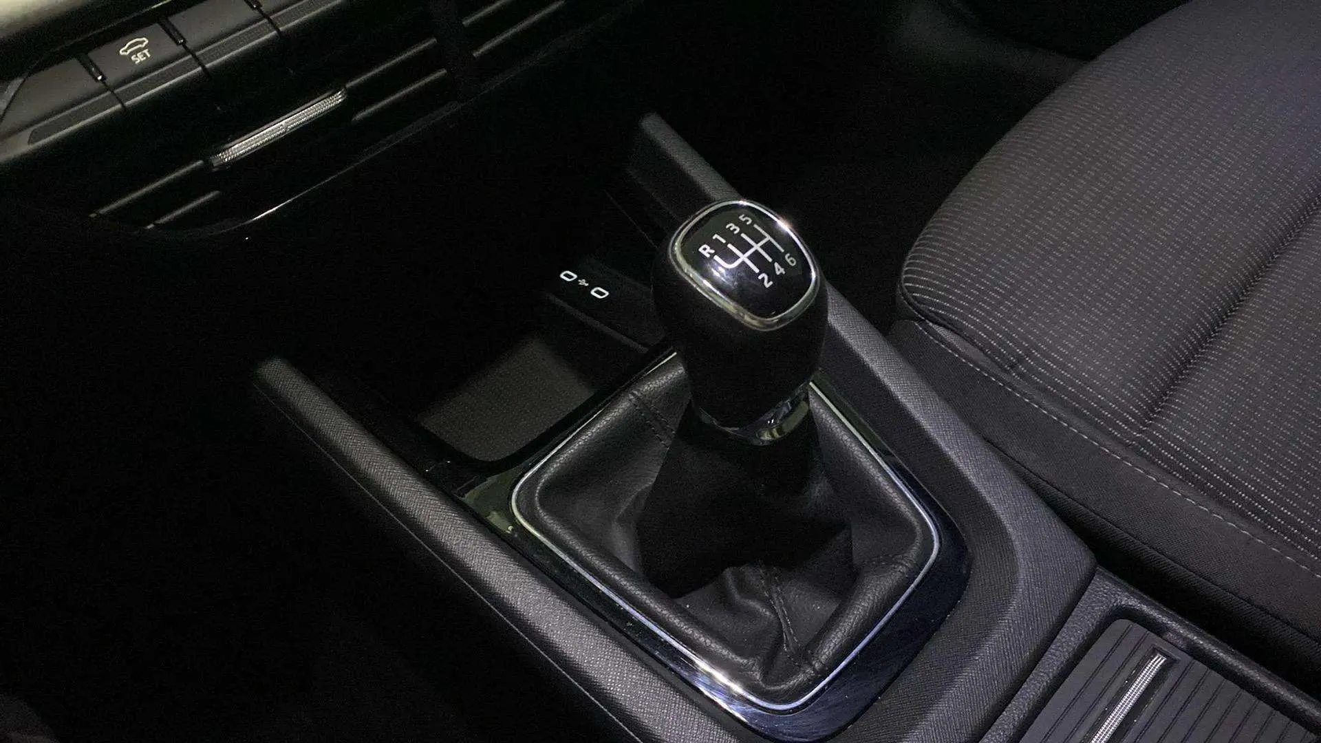 Škoda Octavia 1.5 TFSI 150 - foto 17