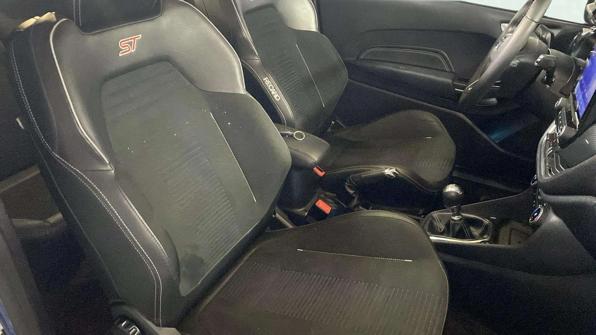 Ford Fiesta 1.5 EcoBoost ST - foto 18