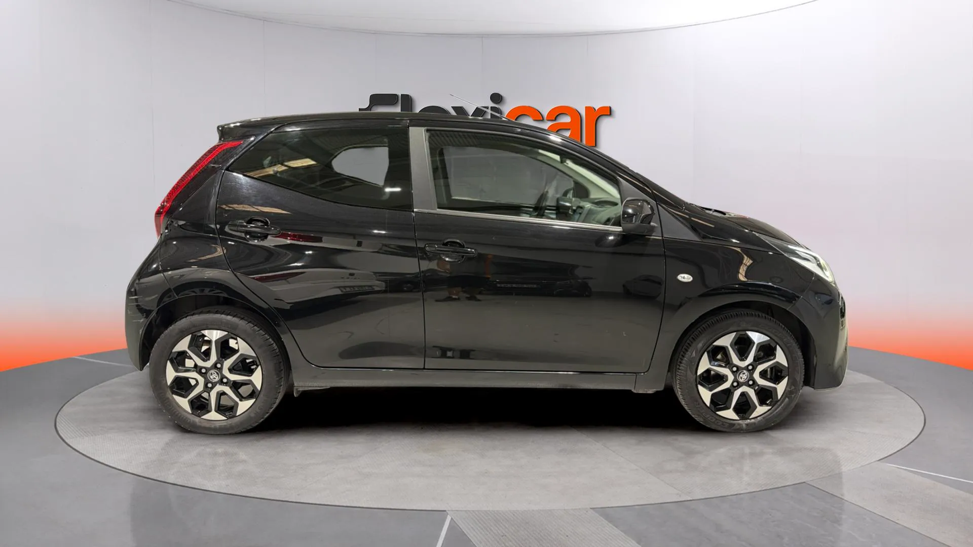 Toyota Aygo 1.0 70 x-cite JBL - foto 8