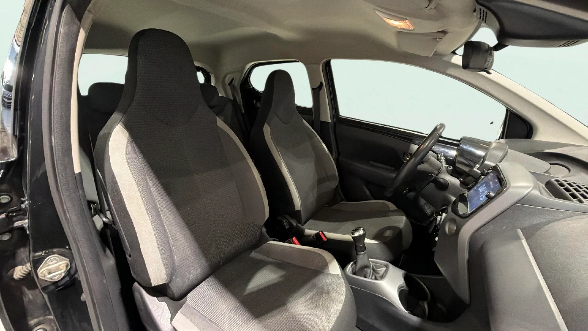 Toyota Aygo 1.0 70 x-cite JBL - foto 15