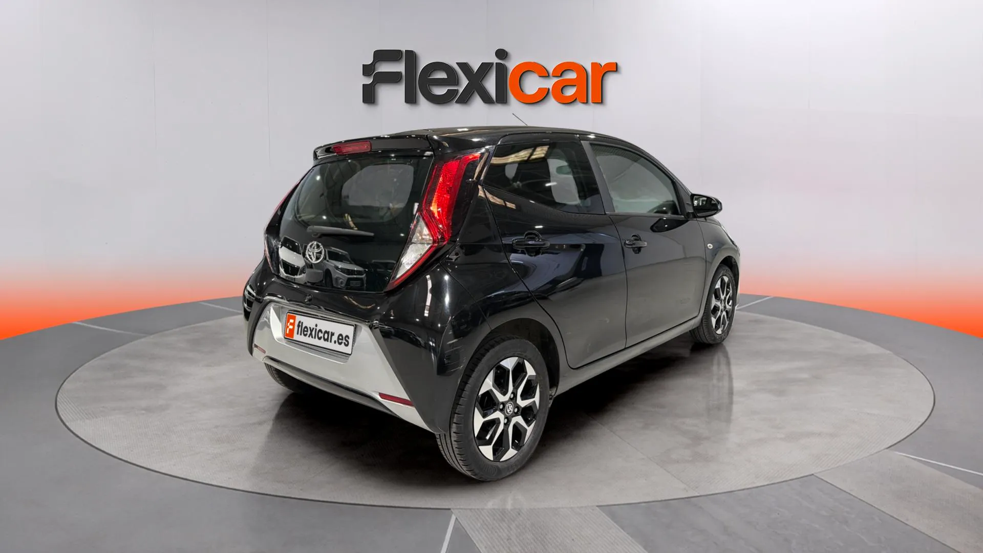 Toyota Aygo 1.0 70 x-cite JBL - foto 7