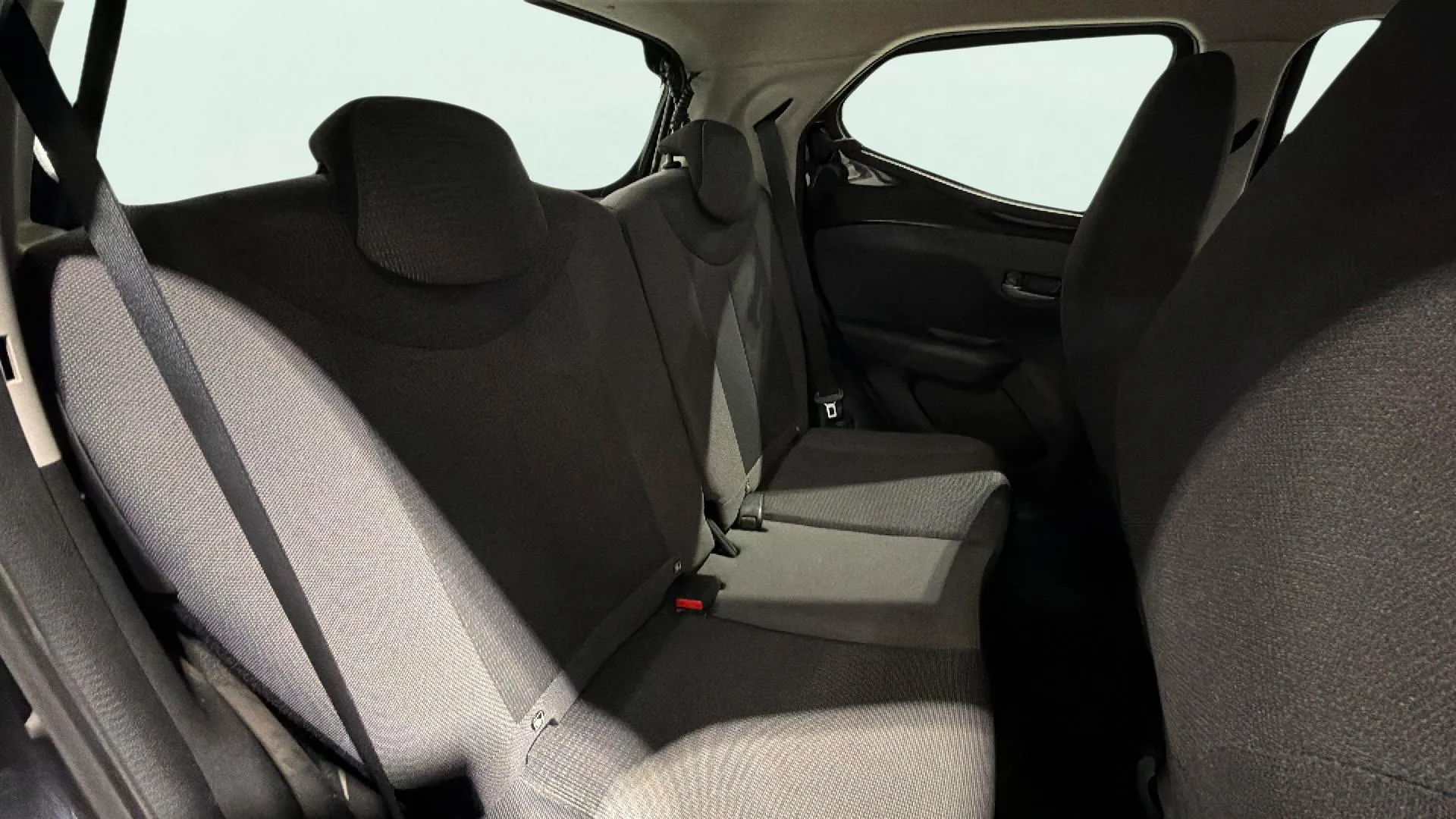 Toyota Aygo 1.0 70 x-cite JBL - foto 16