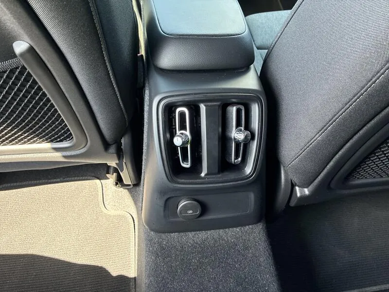 Volvo XC40 1.5 T4 Recharge PHEV Plus Dark - foto 24