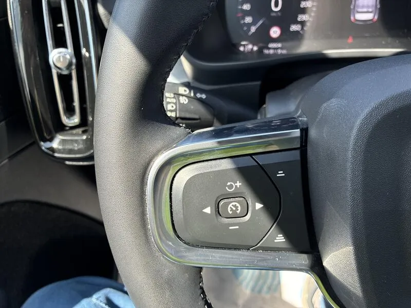 Volvo XC40 1.5 T4 Recharge PHEV Plus Dark - foto 33