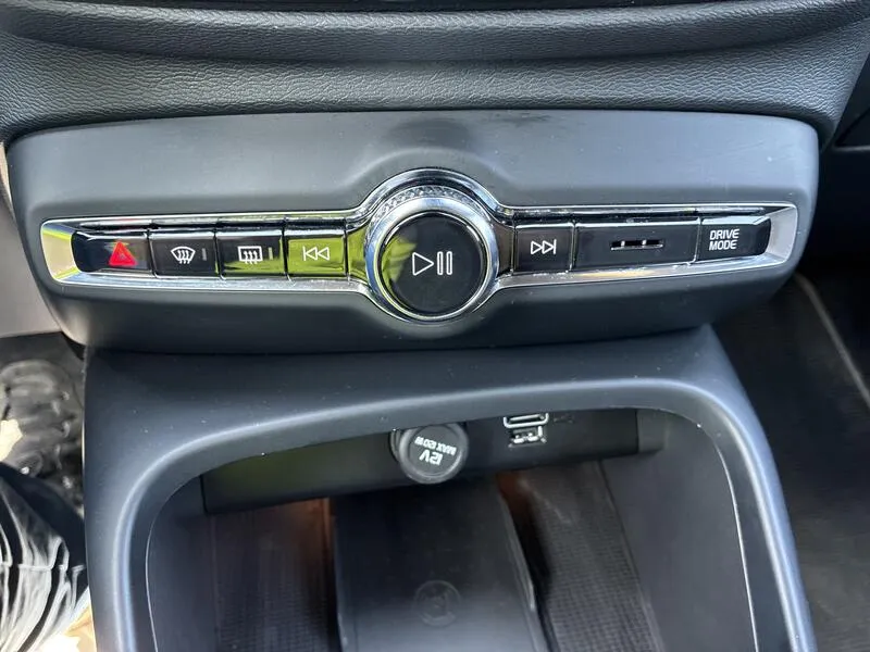 Volvo XC40 1.5 T4 Recharge PHEV Plus Dark - foto 36