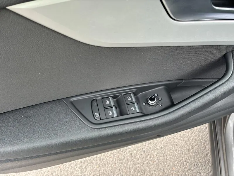 Audi A4 Avant Advanced 35 TFSI - foto 25