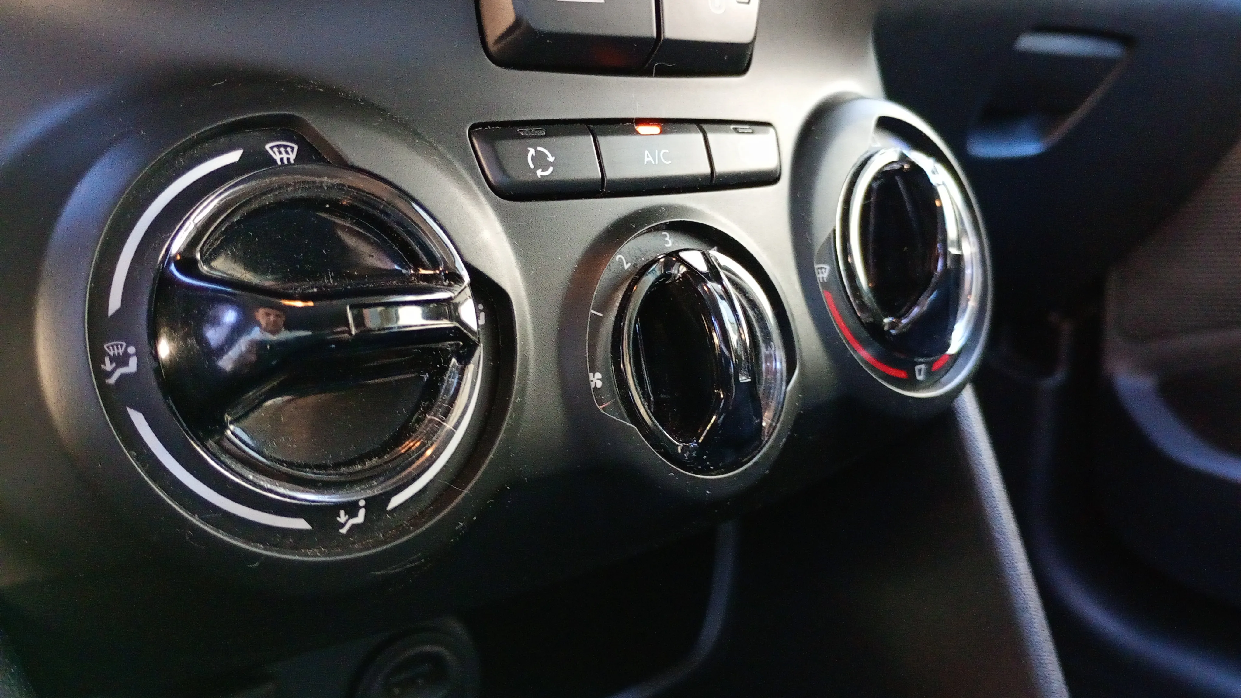 Peugeot 208 Signature BlueHDi - foto 22