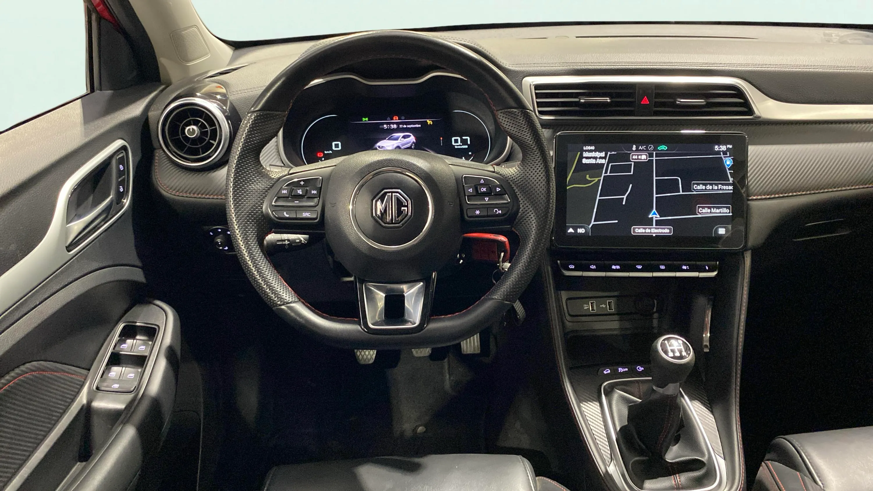 MG ZS 1.5 Luxury - foto 16