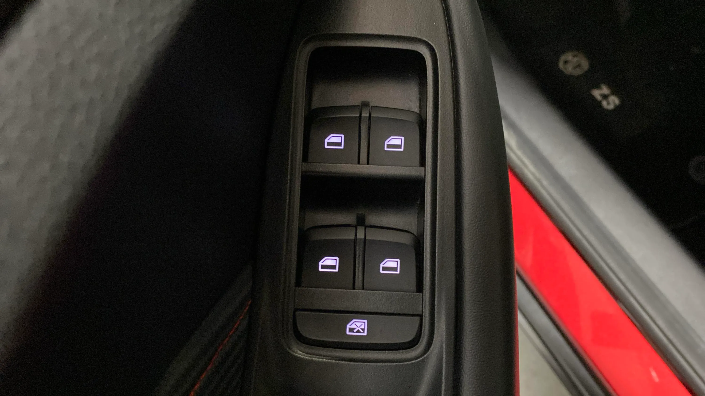 MG ZS 1.5 Luxury - foto 17
