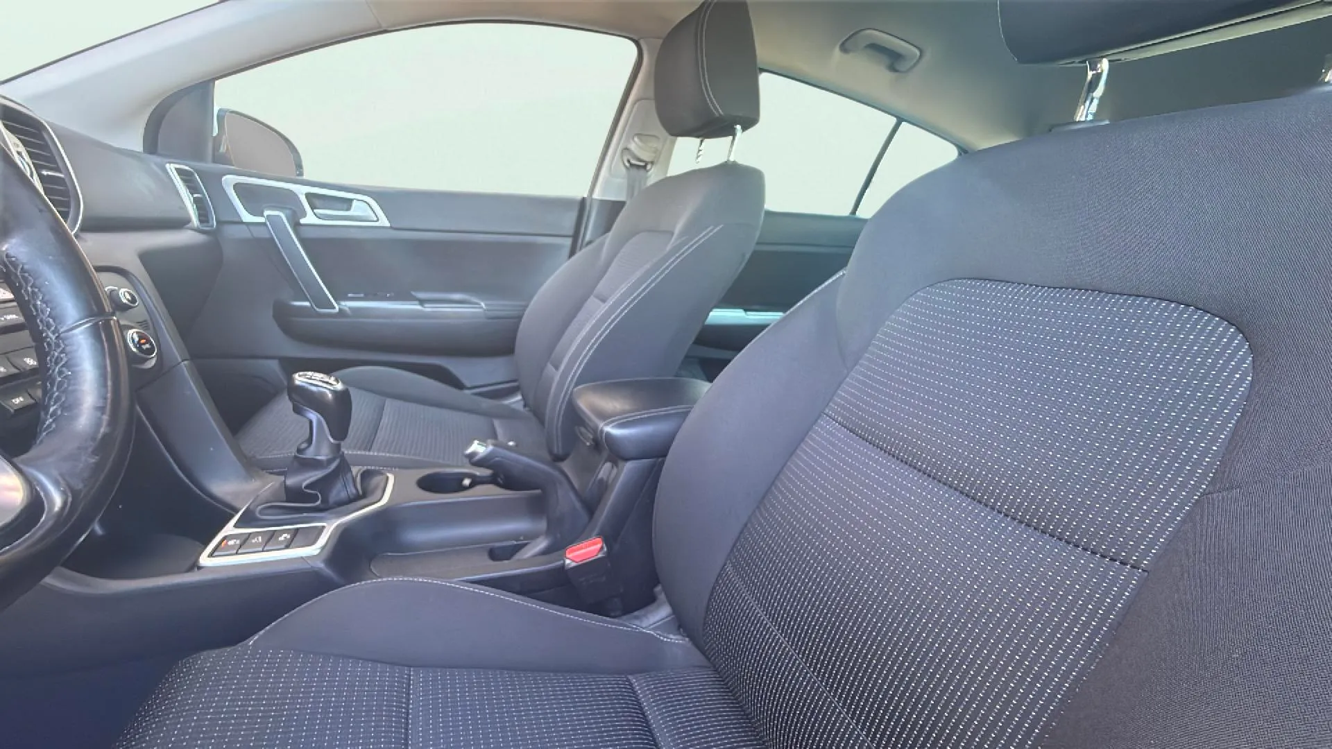 Kia Sportage 1.7 CRDi VGT x-Tech17 4x2 Eco-Dyn - foto 14