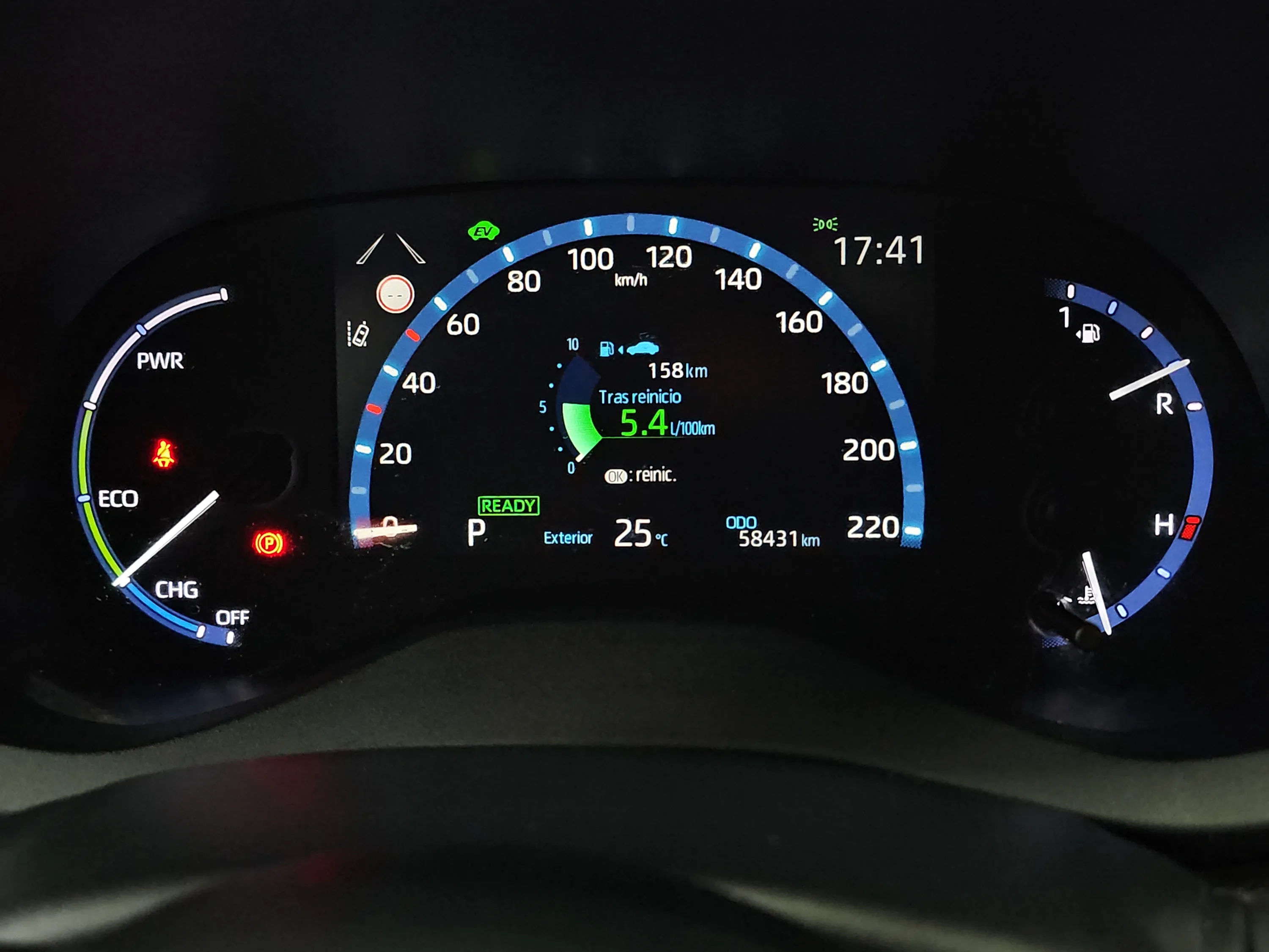 Toyota Yaris Cross 1.5 120H Style - foto 24