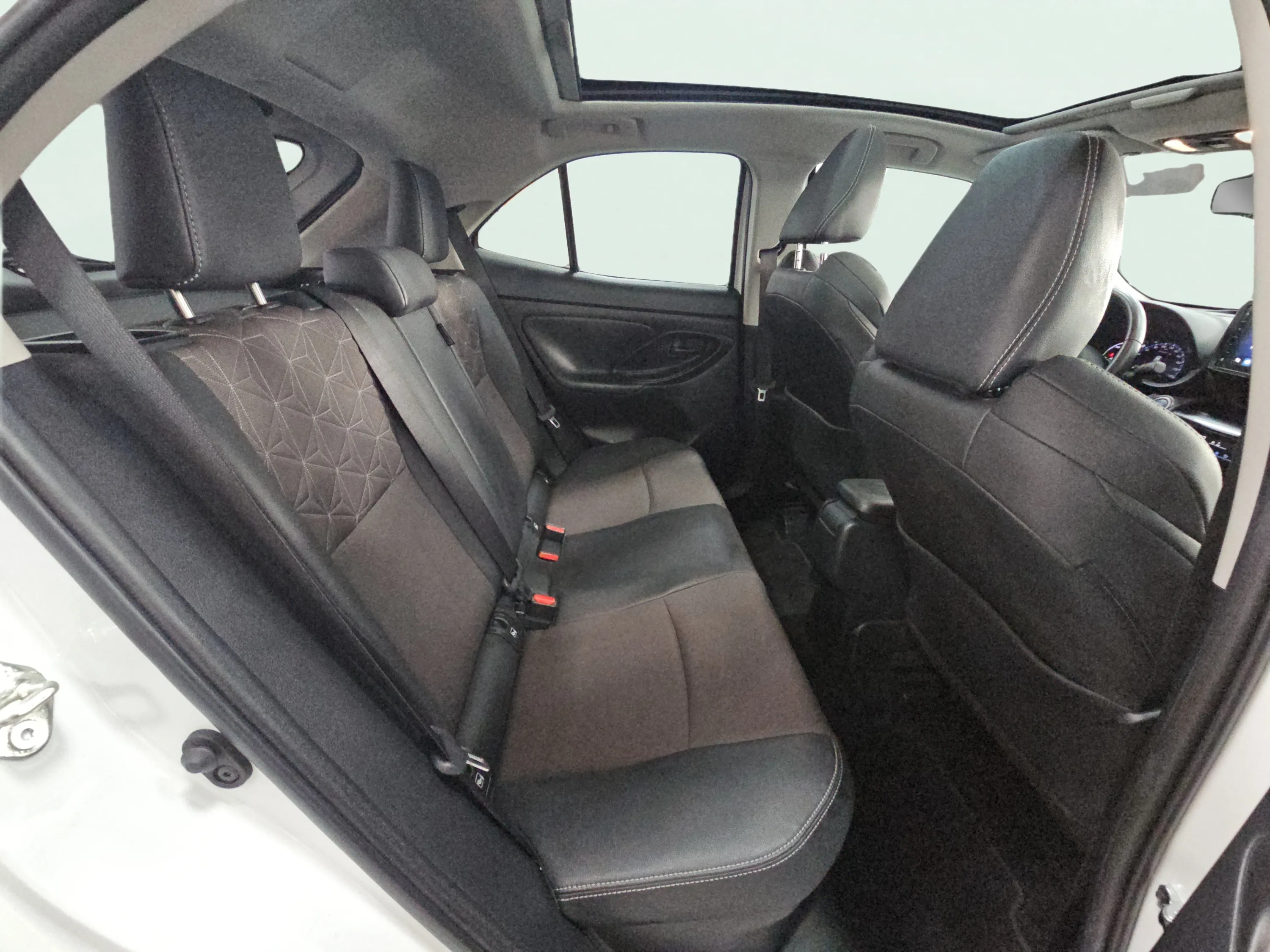 Toyota Yaris Cross 1.5 120H Style - foto 12