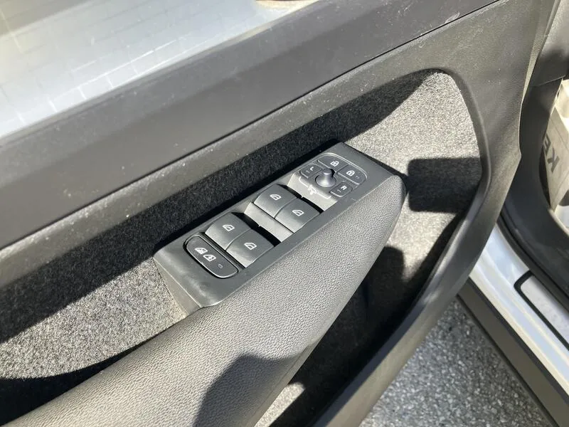 Volvo XC40 1.5 T4 Recharge PHEV Core - foto 12