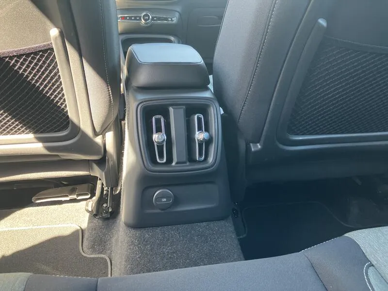 Volvo XC40 1.5 T4 Recharge PHEV Core - foto 15