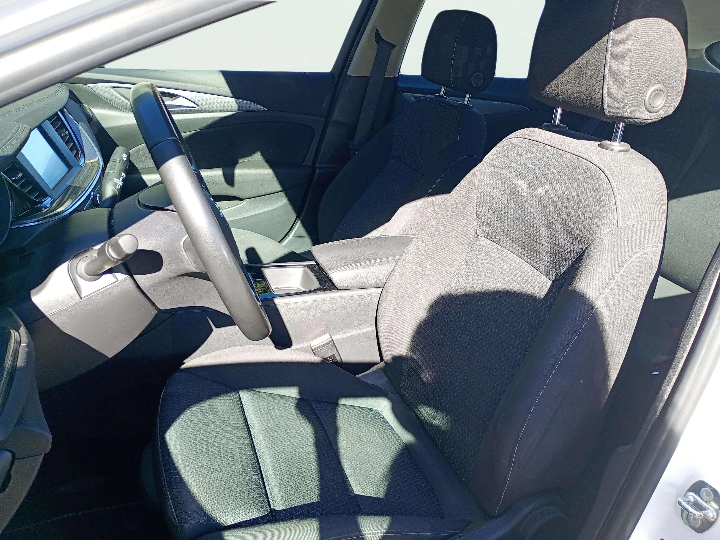 Opel Insignia GS Business 1.5D DVH MT6 - foto 14