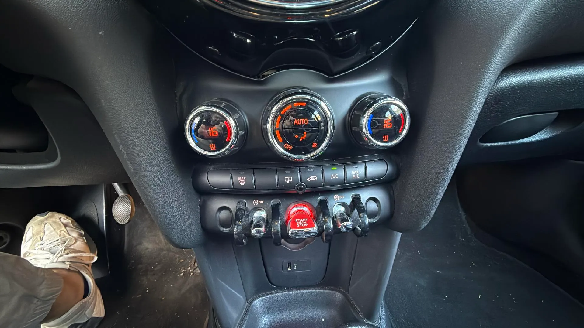 MINI Cooper One - foto 10
