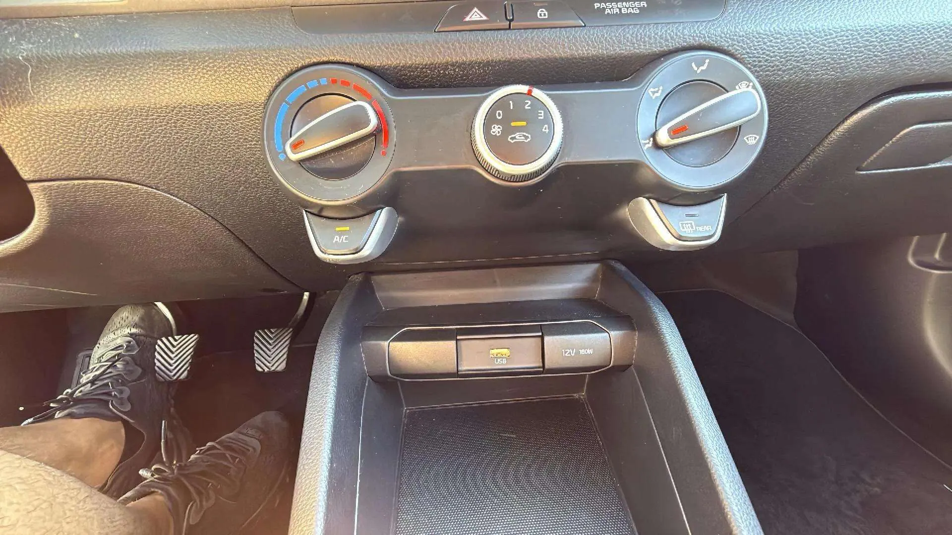 Kia Stonic 1.2 DPi Concept - foto 25