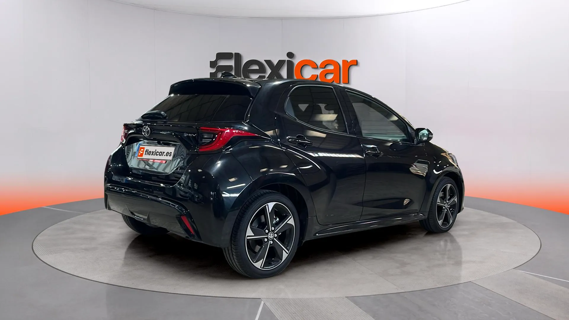 Toyota Yaris 1.5 120H Style - foto 6