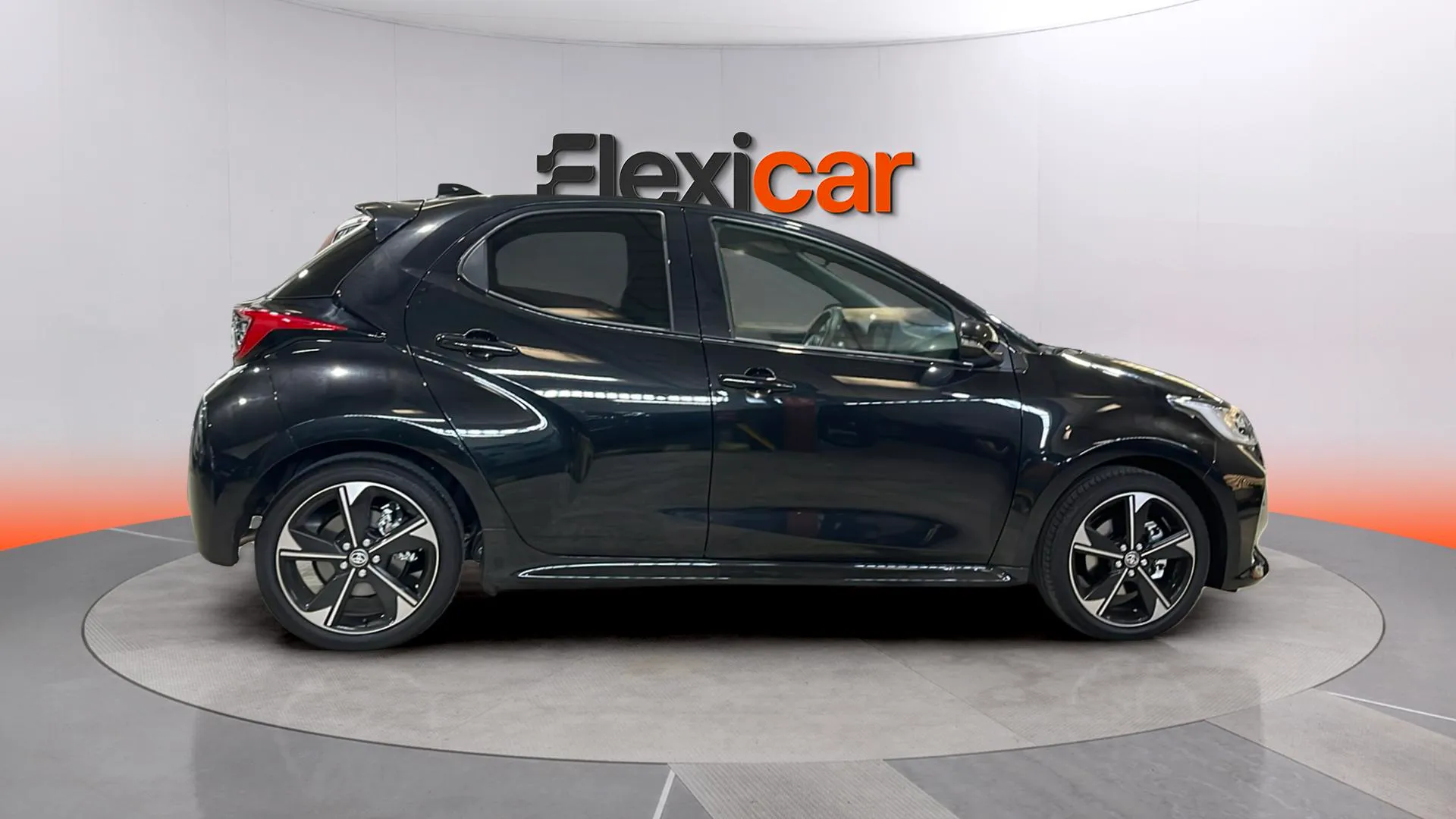 Toyota Yaris 1.5 120H Style - foto 4