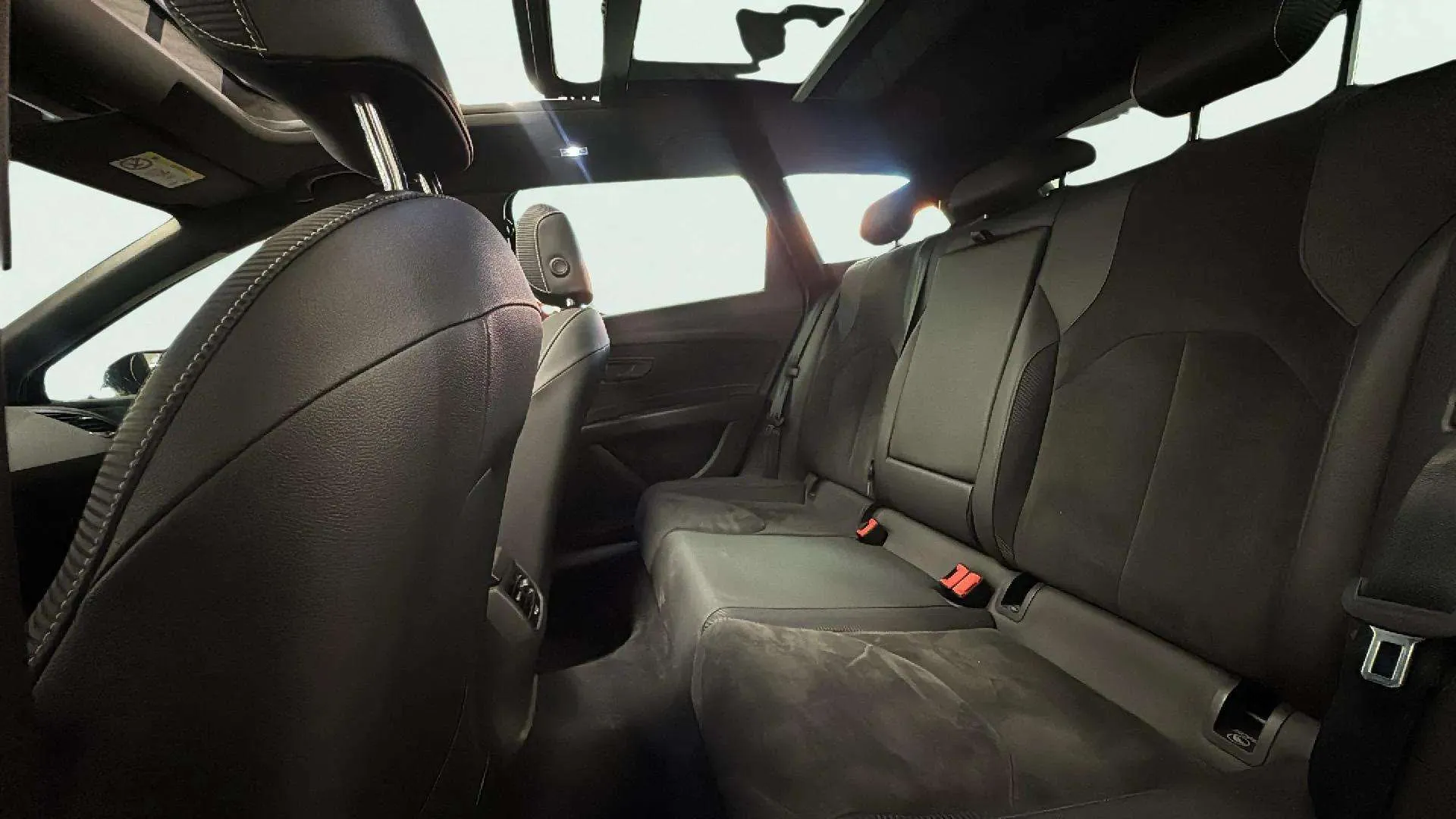 SEAT León ST 2.0 TSI DSG-7 Cupra - foto 17