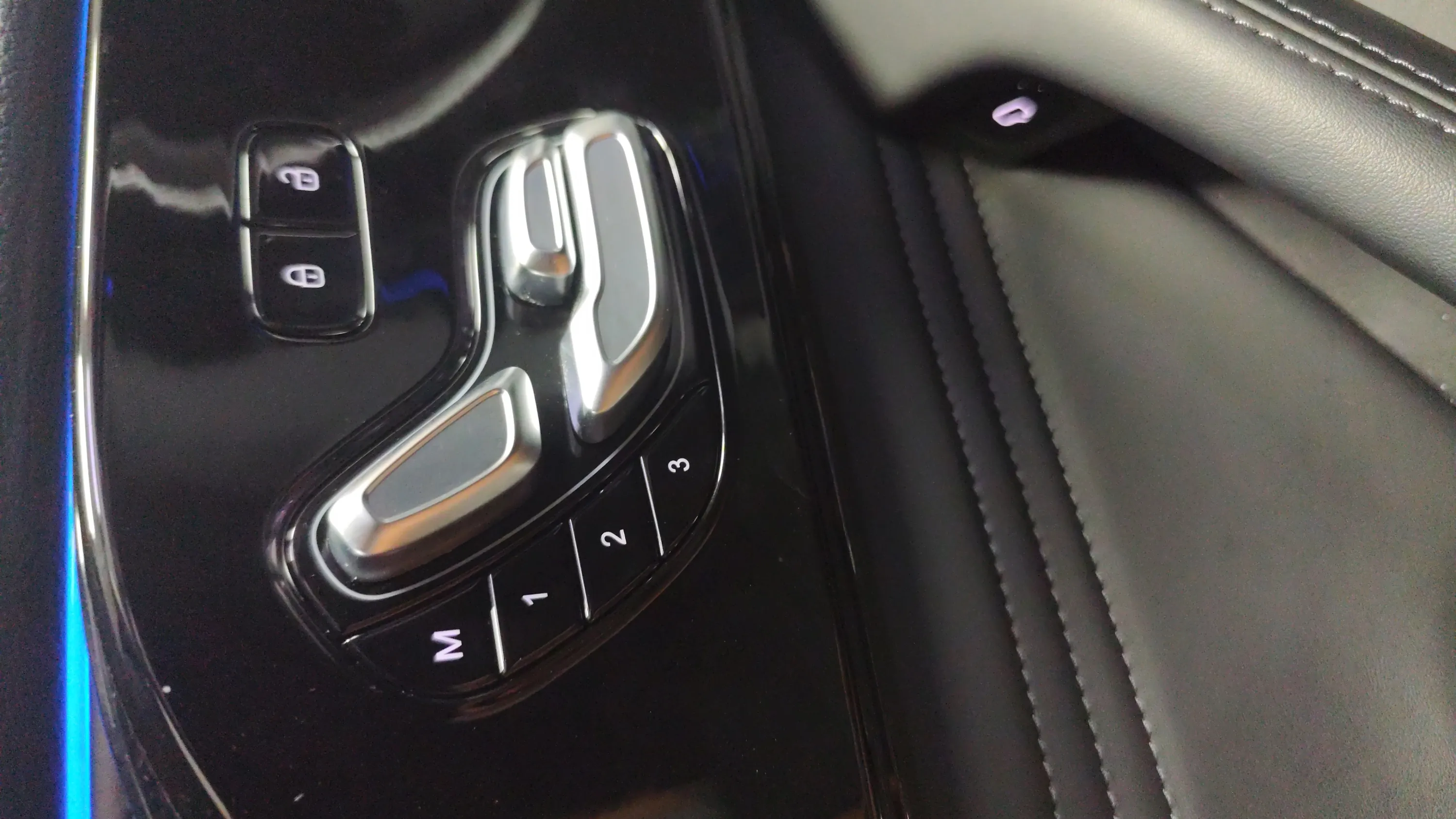 Omoda 9 SHS Premium 1.5 T-GDi AWD - foto 19