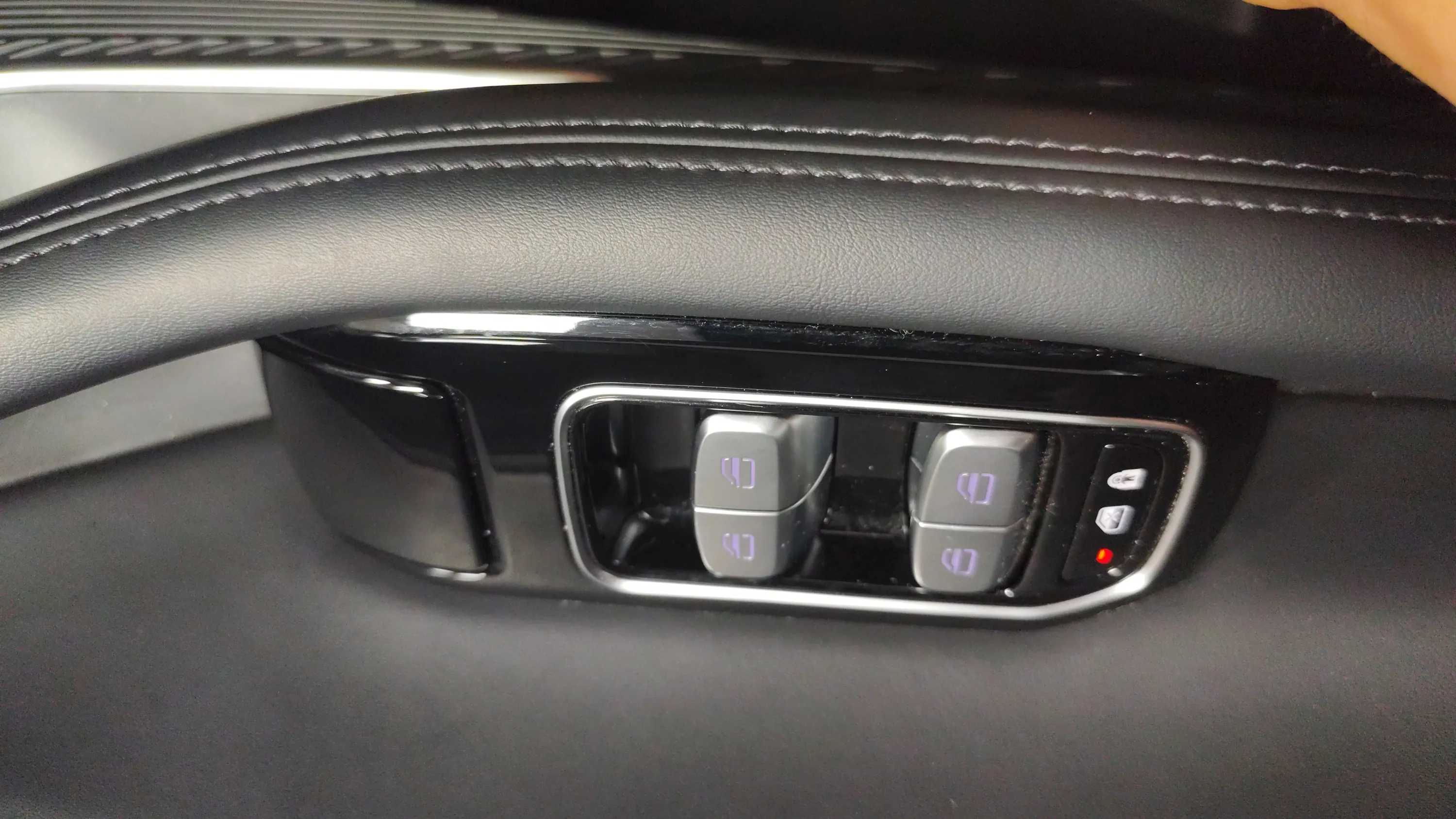 Omoda 9 SHS Premium 1.5 T-GDi AWD - foto 20