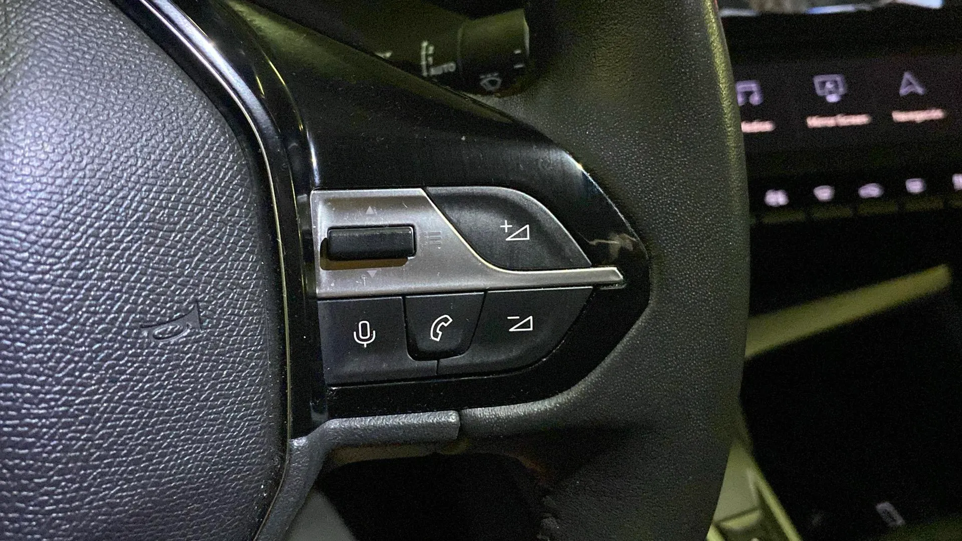Peugeot 308 Active Pack PureTech 130 - foto 12
